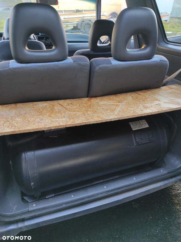 Toyota RAV4 2.0 - 28