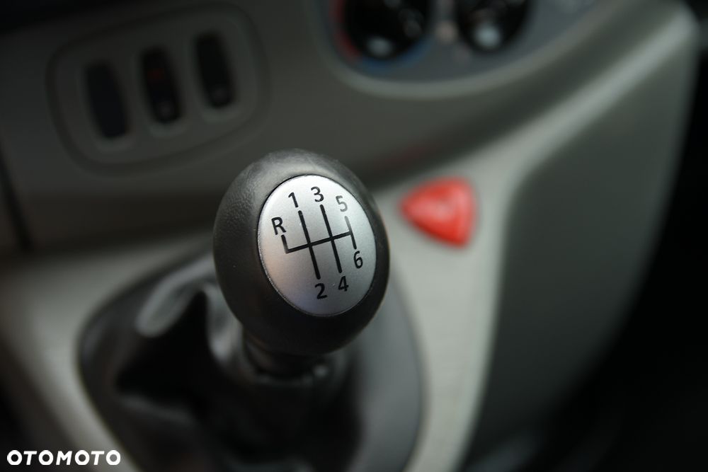 Opel Vivaro - 29
