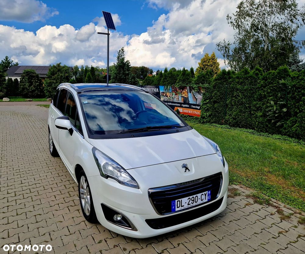 Peugeot 5008 - 8
