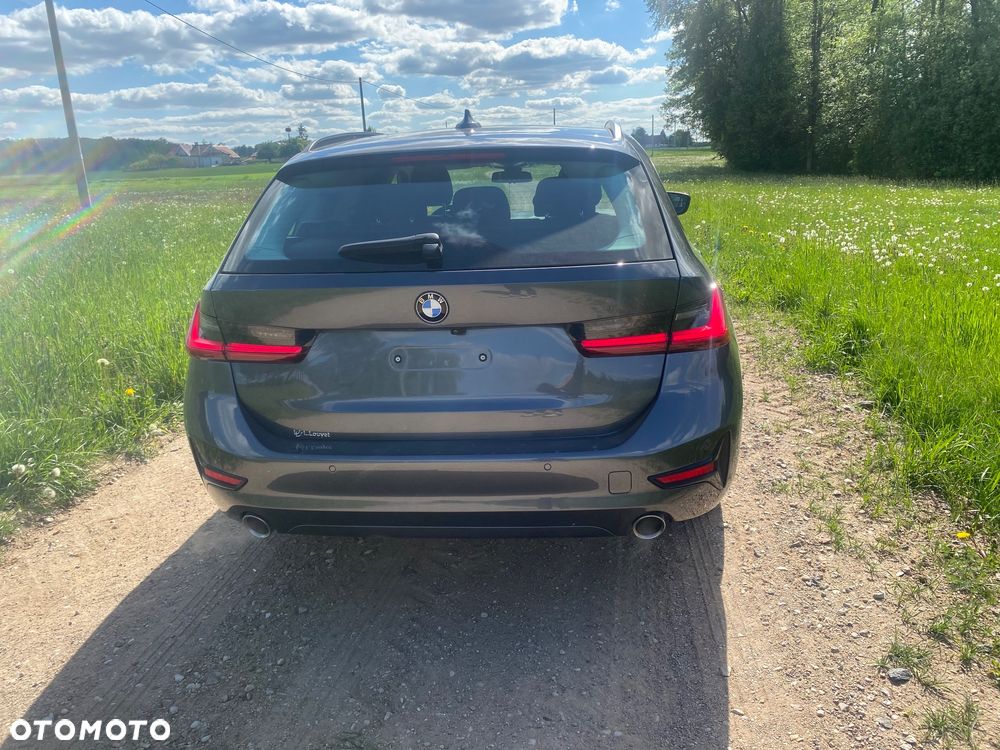 BMW Seria 3 318i - 13