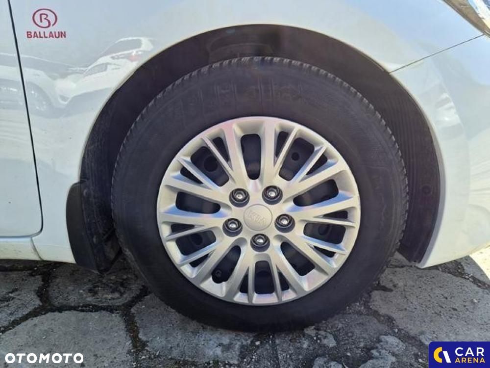 Kia Ceed - 16