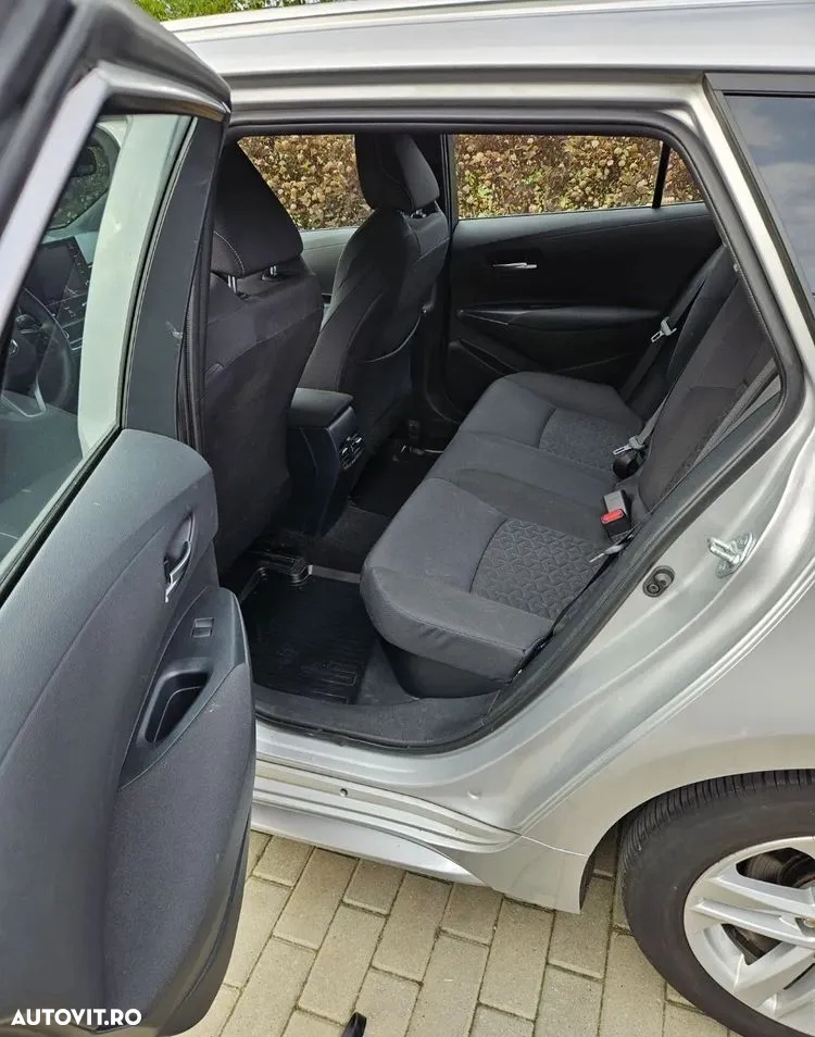 Toyota Corolla 2.0 Hybrid Club - 5