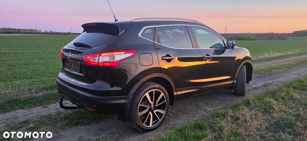Nissan Qashqai 1.6 dCi Xtronic TEKNA+ - 4