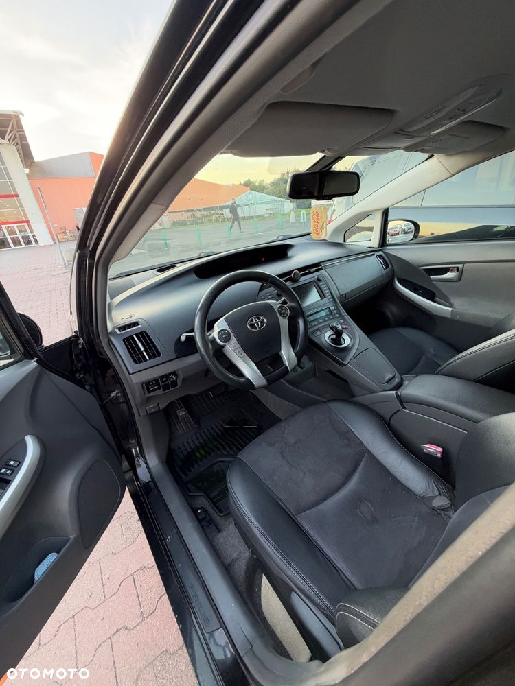 Toyota Prius - 16