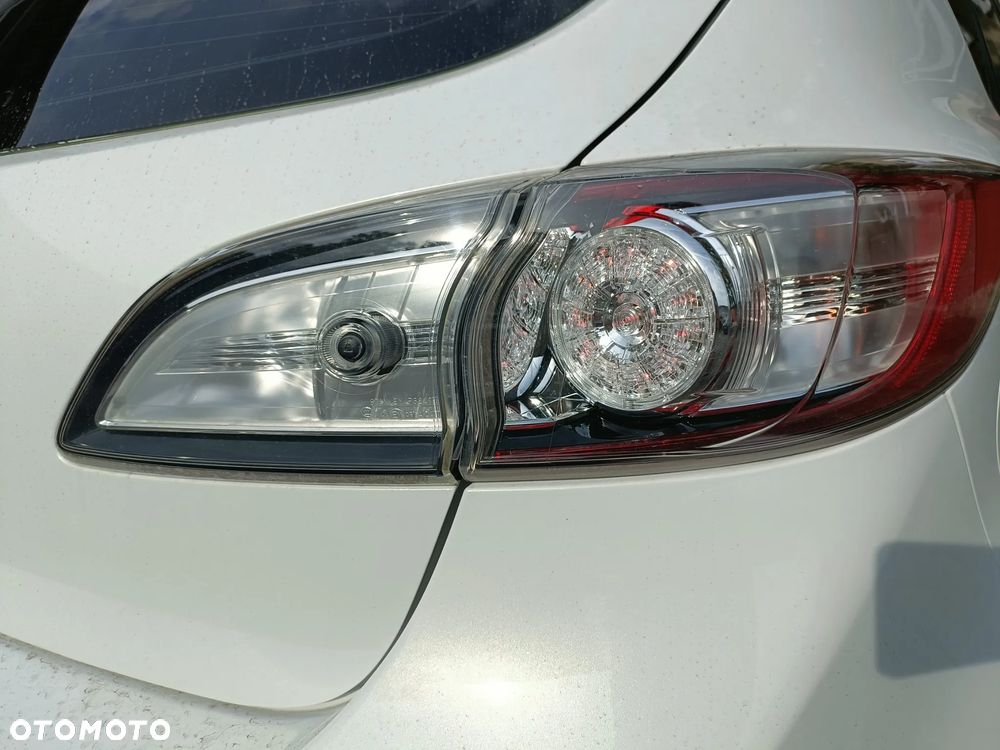 Mazda 3 2.0 Exclusive + - 22