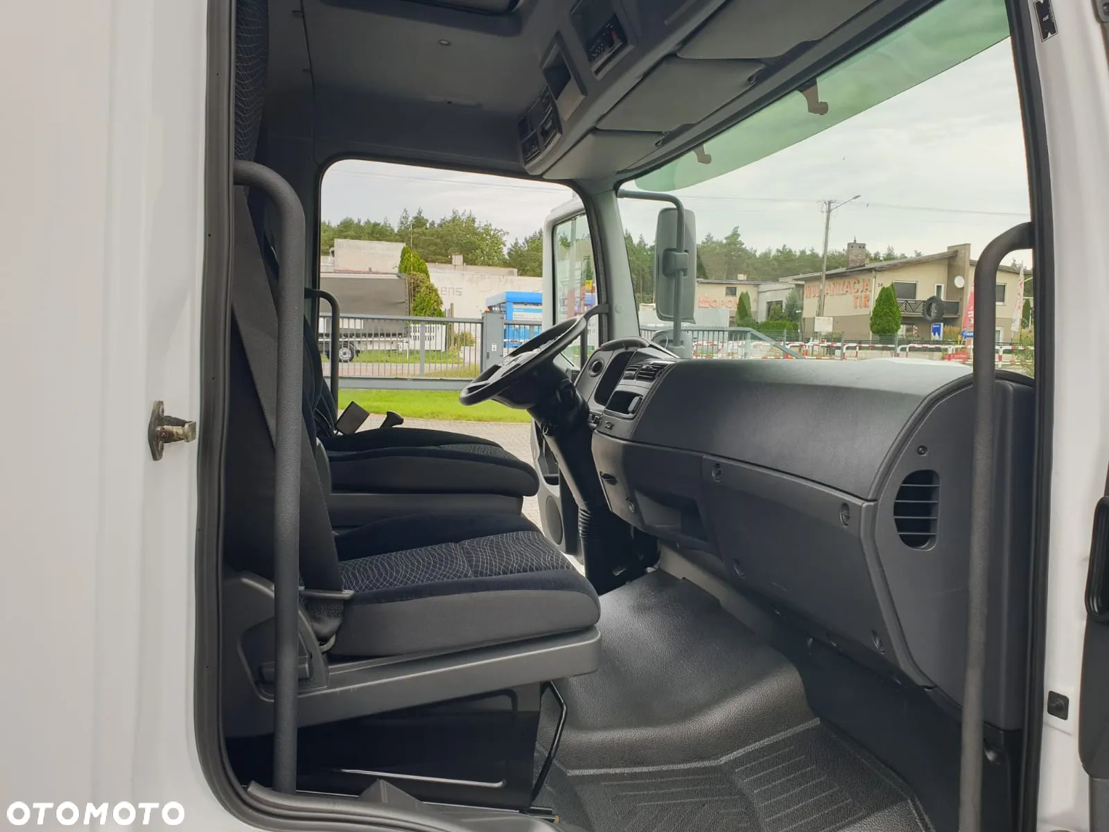 Mercedes-Benz ATEGO 818 L PLANDEKA + WINDA 3 FOTELE KLIMA PODUSZKI - 15