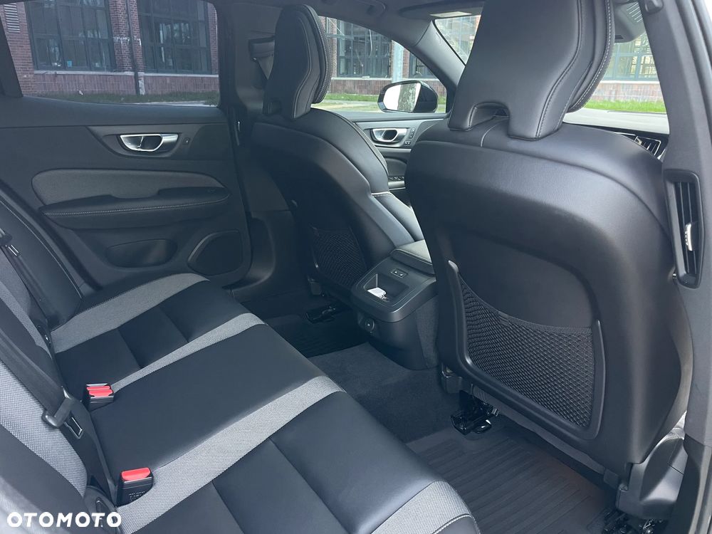 Volvo S60 B5 B R-Design - 22