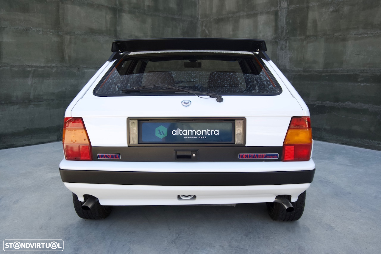 Lancia Delta 2.0 HF Integrale - 11