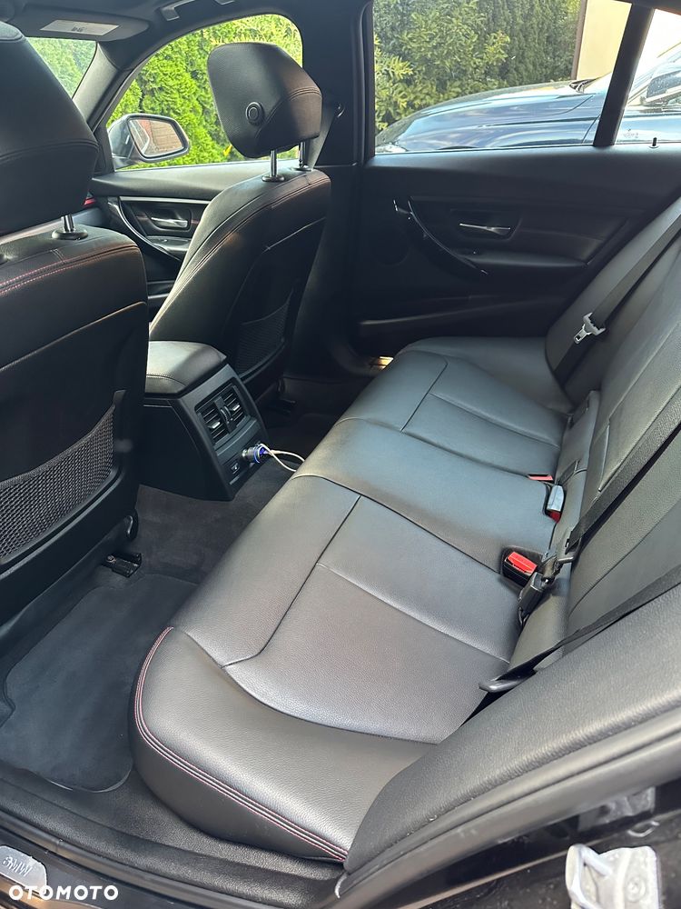BMW Seria 3 335i xDrive Edition Sport - 18