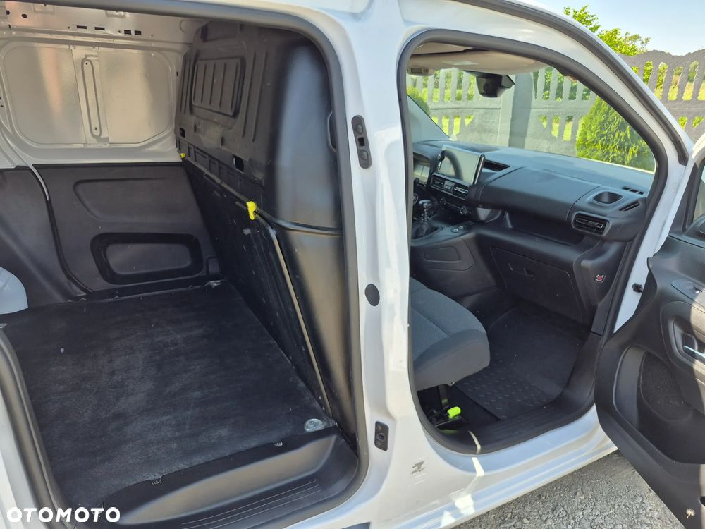 Opel COMBO - 13