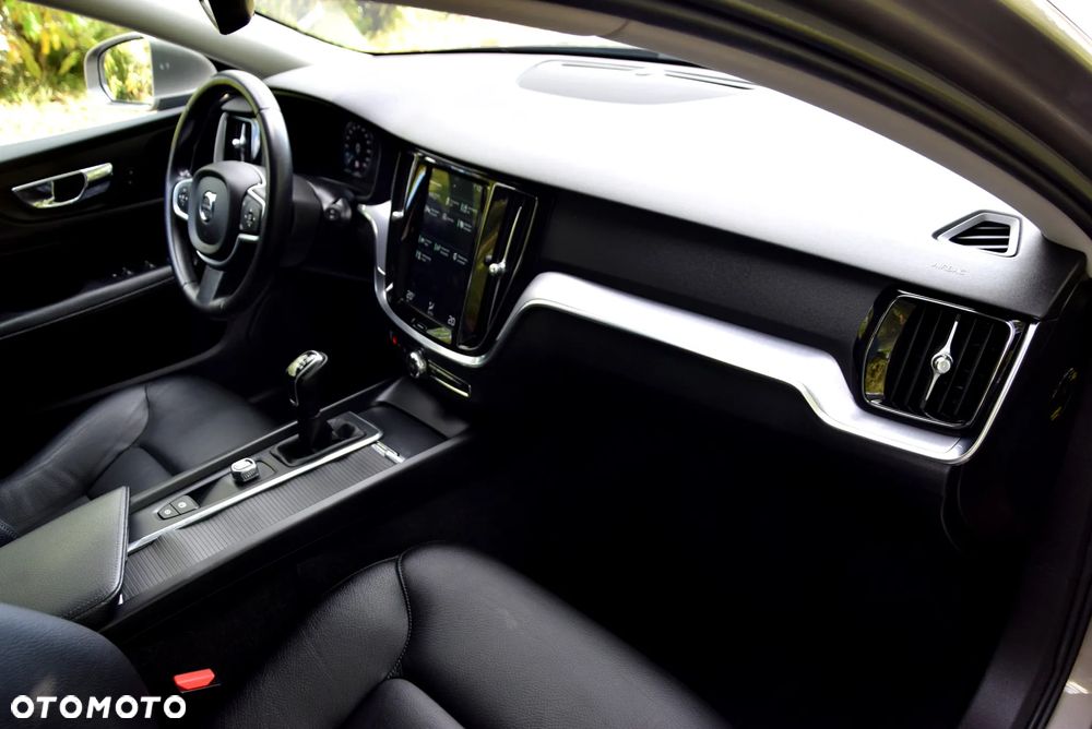 Volvo V60 D3 Momentum Pro - 18
