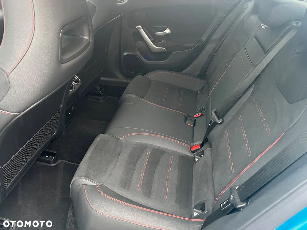 Mercedes-Benz CLA 250 4Matic 8G-DCT AMG Line Advanced Plus - 32