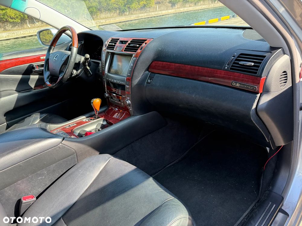 Lexus LS 460 Prestige - 9