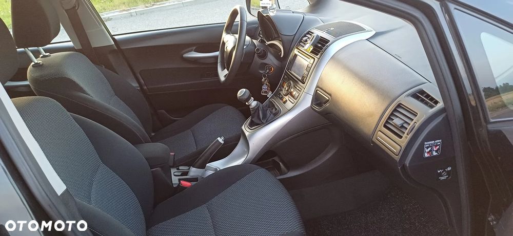 Toyota Auris 1.4 D-4D - 17