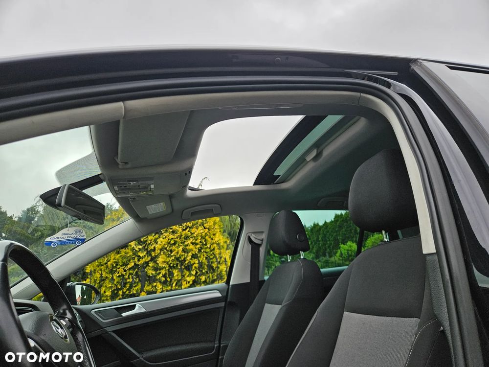 Volkswagen Golf 1.6 TDI BlueMotion Technology Comfortline - 23