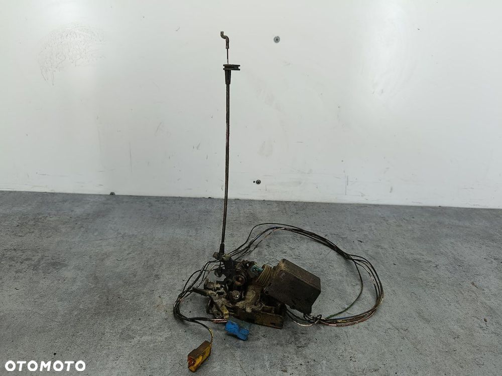 ZAMEK DRZWI SKRZYDŁOWYCH PRAWY MERCEDES-BENZ VITO W638 FL - 1