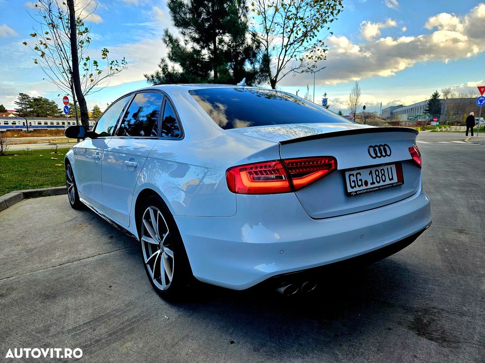 Audi A4 2.0 TDI DPF clean diesel multitronic S line Sportpaket - 4