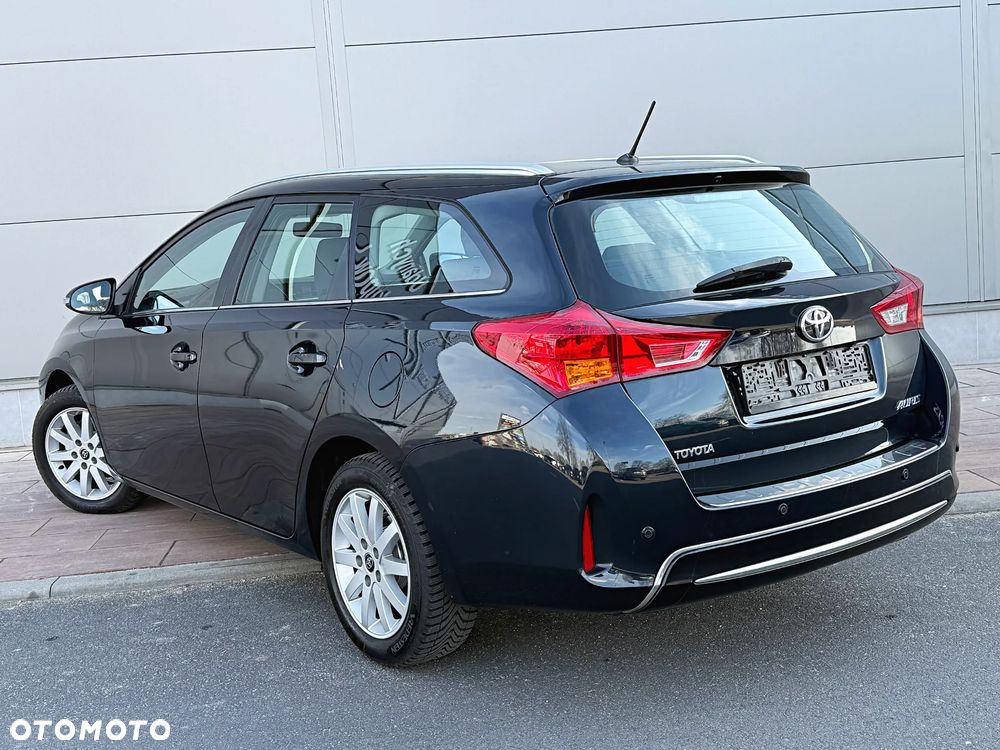 Toyota Auris 1.6 Life+ - 6