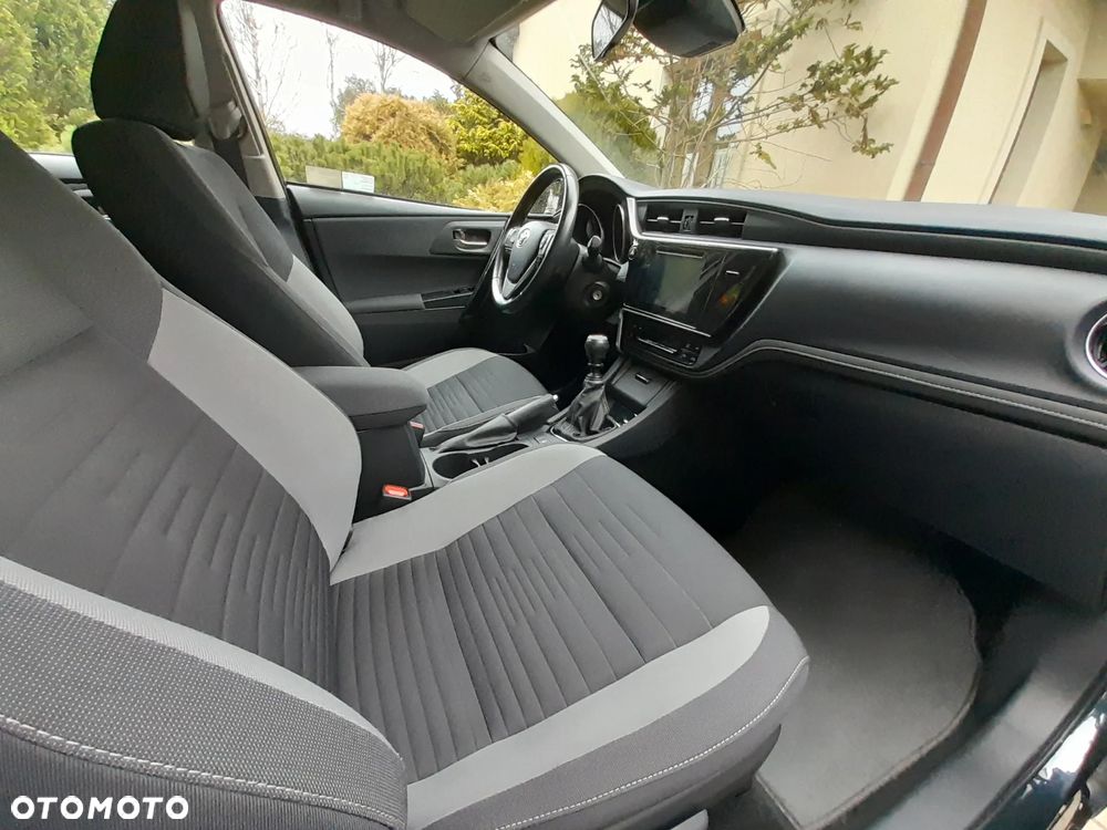 Toyota Auris 1.6 Premium - 9