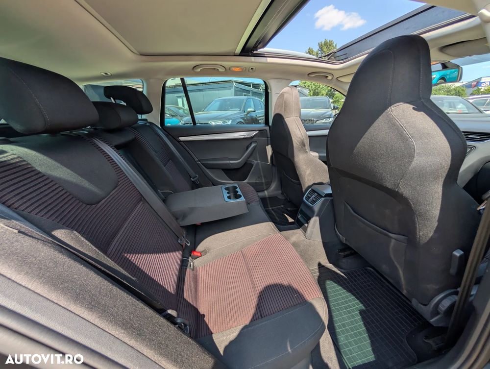Skoda Octavia 1.6 TDI DSG Style - 20