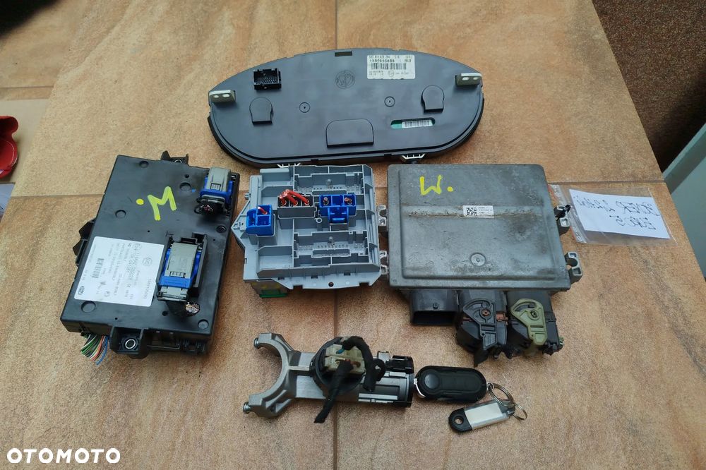 Zestaw startowy, komplet do odpalenia auta, komputer Continental SID208 sterownik silnika 2.2 HDI Euro5 130KM do Fiat Ducato III Peugeot Boxer II Citroen Jumper II 2011-2015r, w komplecie: sterownik silnika S180129101N / 9691854880 / 9676721380, stacyjka, kluczyk, moduł komfortu, immobilizer , licznik - 13