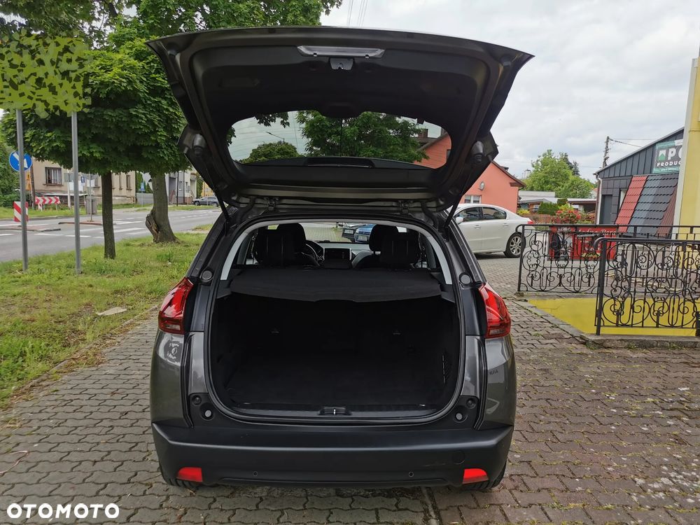 Peugeot 2008 1.2 Pure Tech Style EU6 - 24