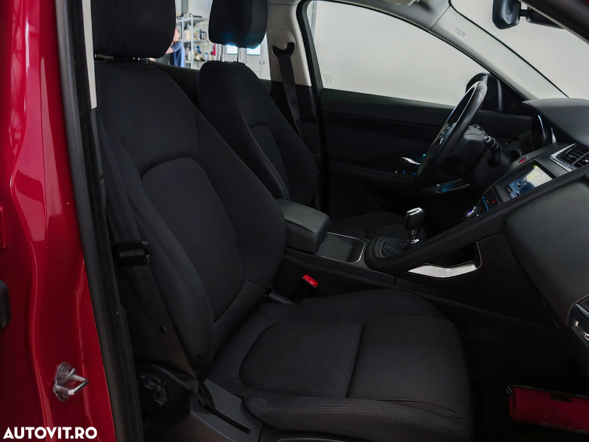 Jaguar E-Pace D150 - 21