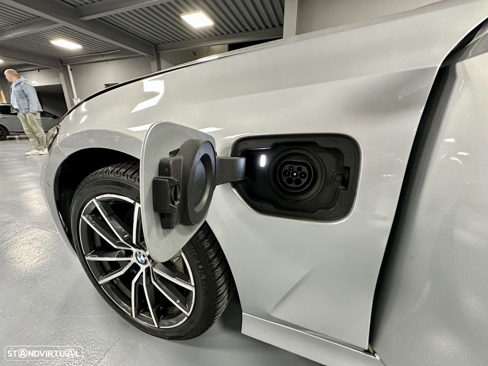 BMW 330 e Aut. Sport Line - 20