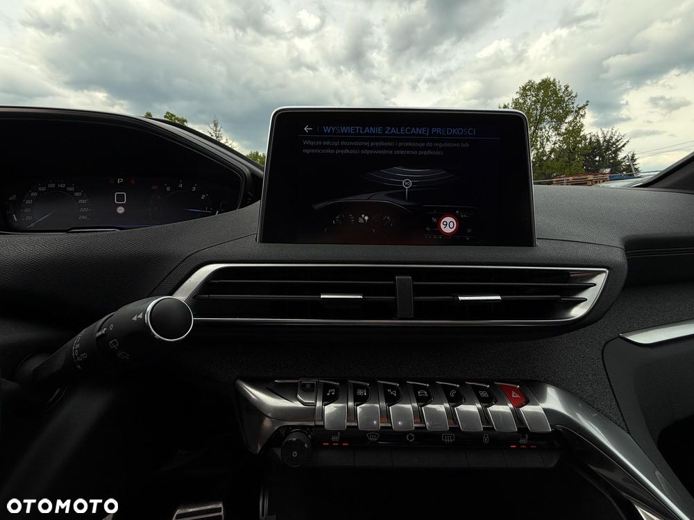Peugeot 3008 1.6 PureTech GPF GT Line S&S EAT8 - 36