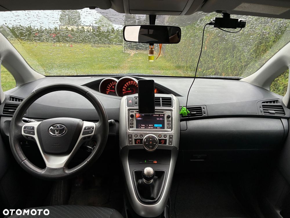 Toyota Verso 1.8 Premium 7os - 8