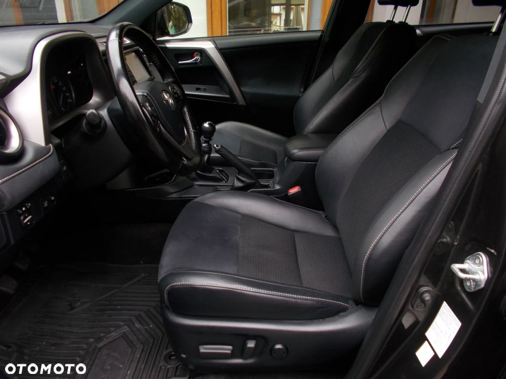 Toyota RAV4 - 4