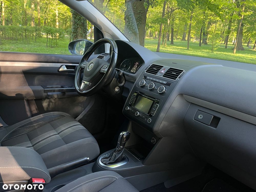 Volkswagen Touran 2.0 TDI DPF DSG MATCH - 11