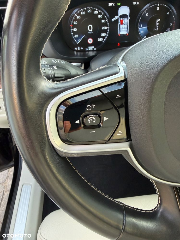 Volvo XC 60 D4 Momentum Pro - 14