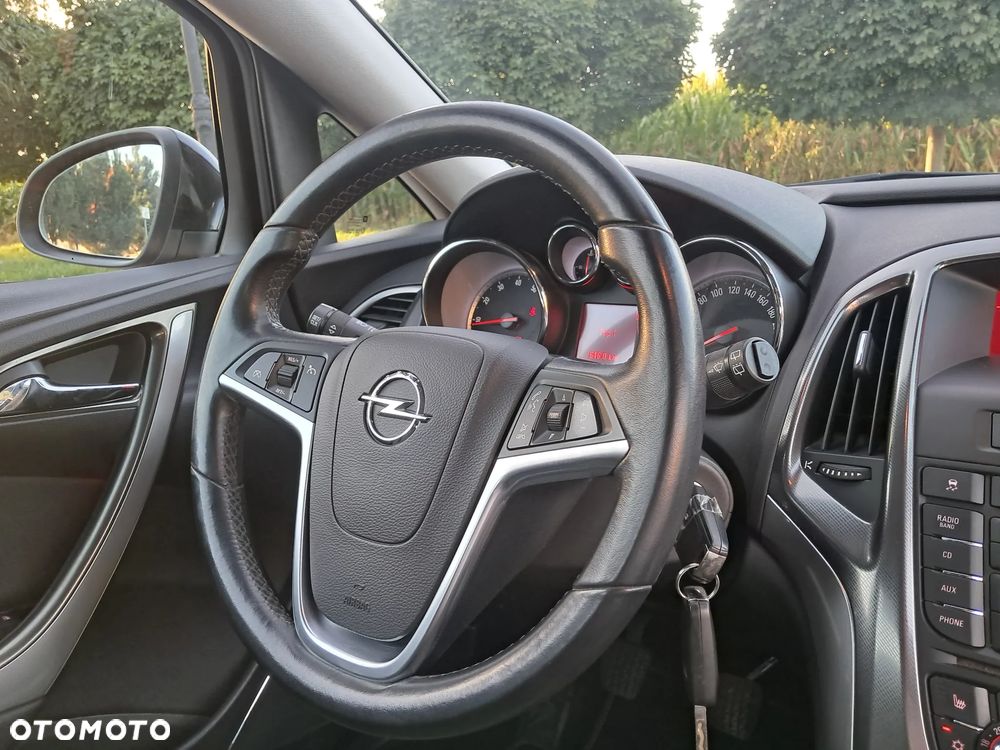 Opel Astra 1.4 Turbo 150 Jahre - 17