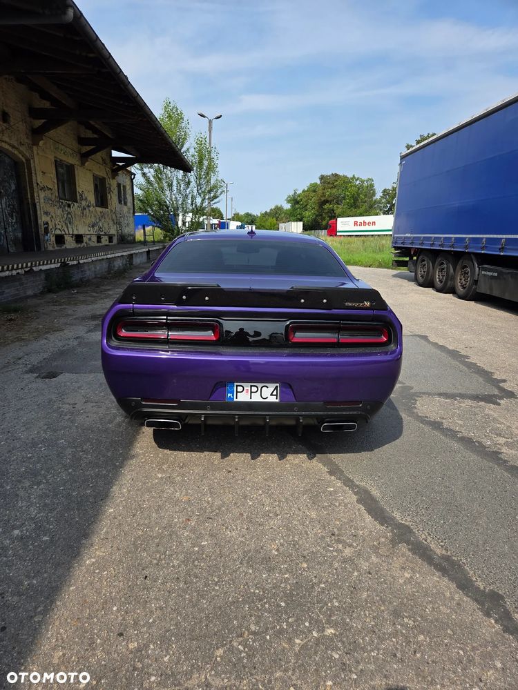 Dodge Challenger - 13