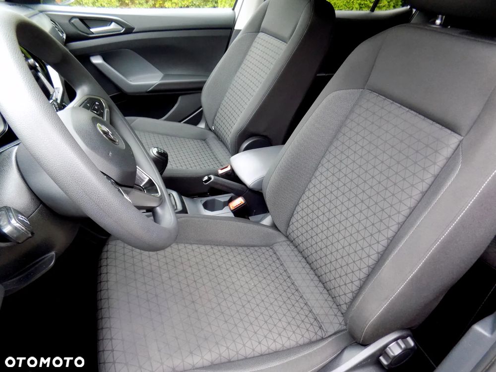 Volkswagen T-Cross - 21