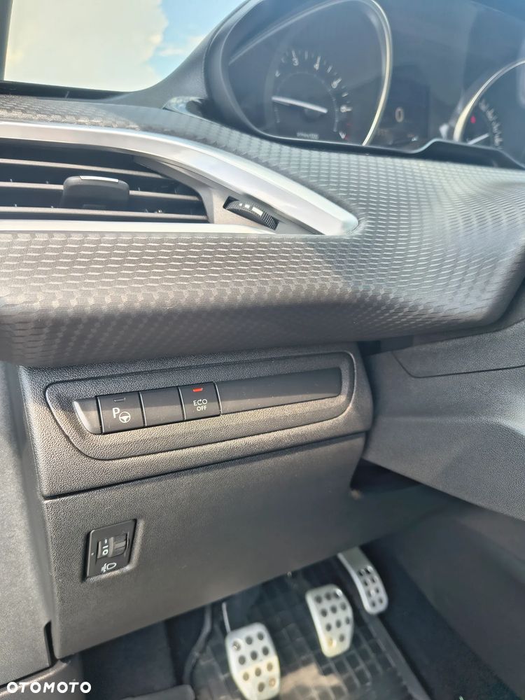 Peugeot 2008 PureTech 130 GPF Stop&Start Crossway - 15