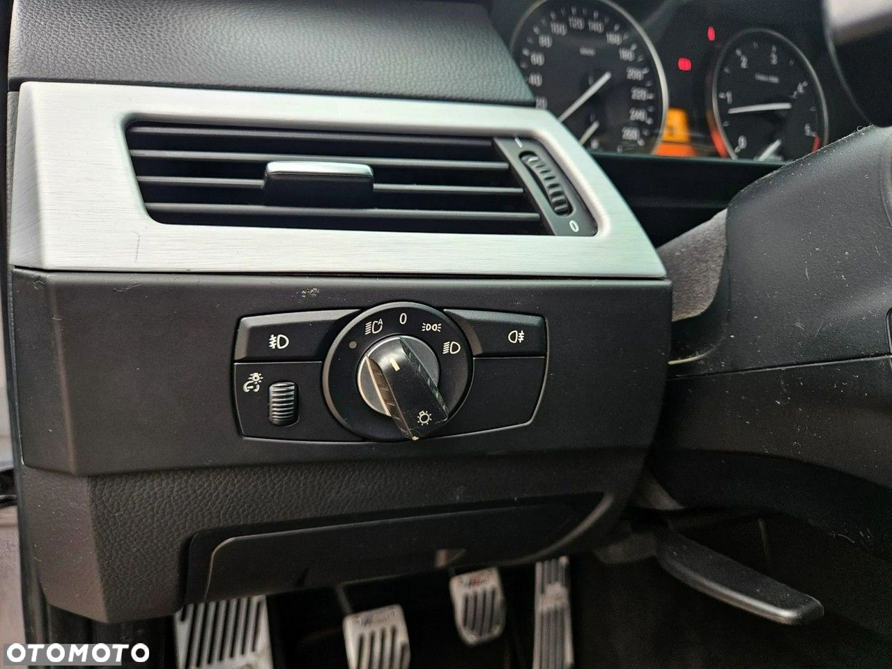 BMW Seria 5 525d xDrive Touring - 15