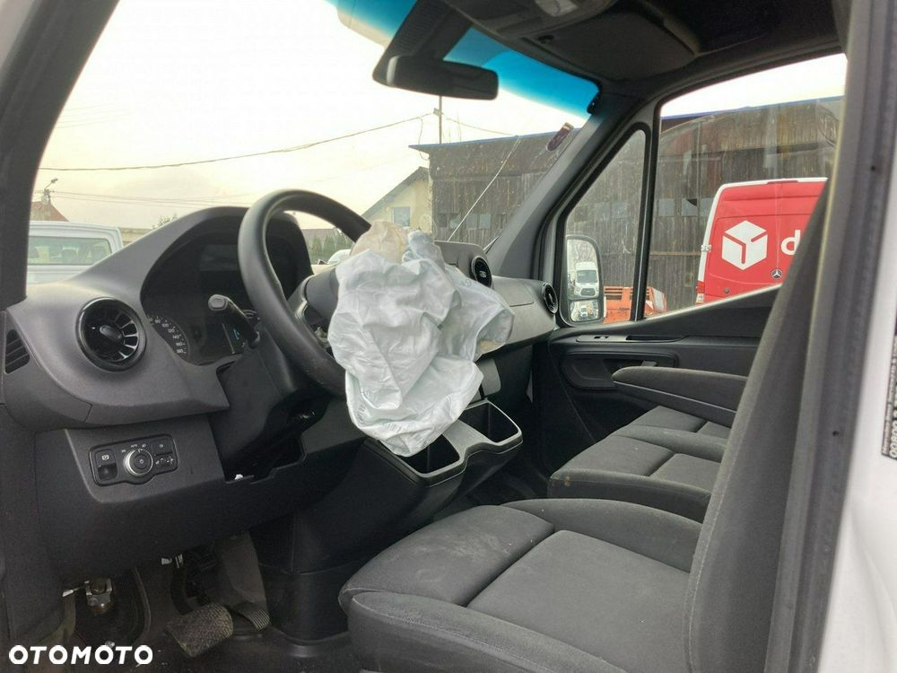 Mercedes-Benz Sprinter - 8