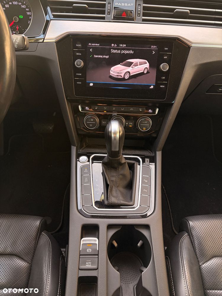 Volkswagen Passat Variant 1.5 TSI EVO Elegance DSG - 16