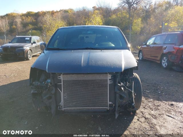 Dodge Grand Caravan 3.6 R/T - 28