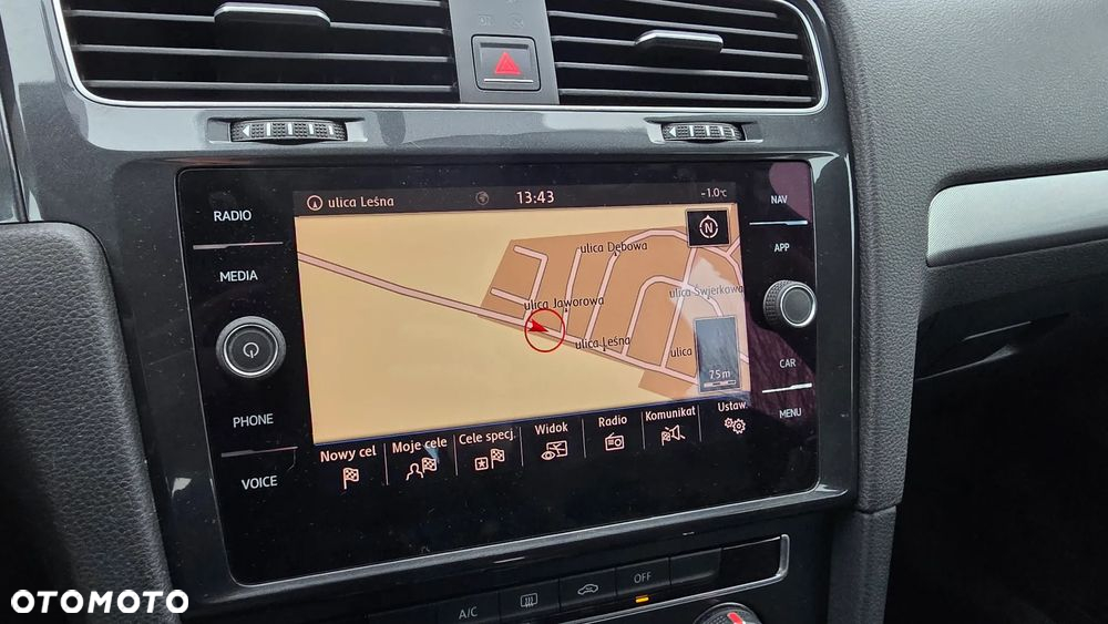 Volkswagen Golf 1.6 TDI DSG Sound - 27