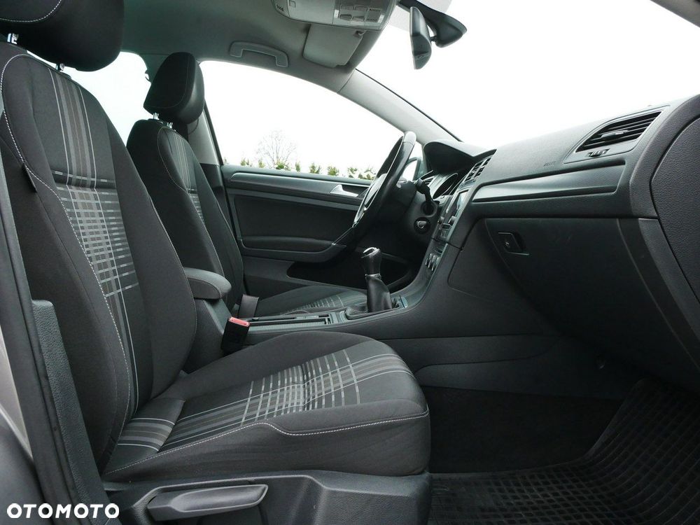 Volkswagen Golf 1.2 TSI BlueMotion Technology Comfortline - 26