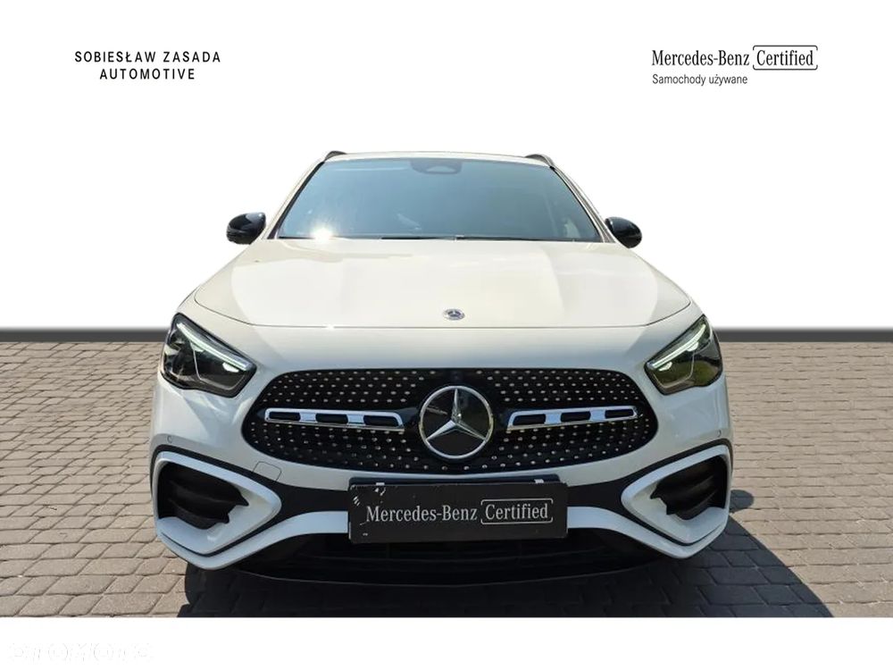 Mercedes-Benz GLA 200 - 8