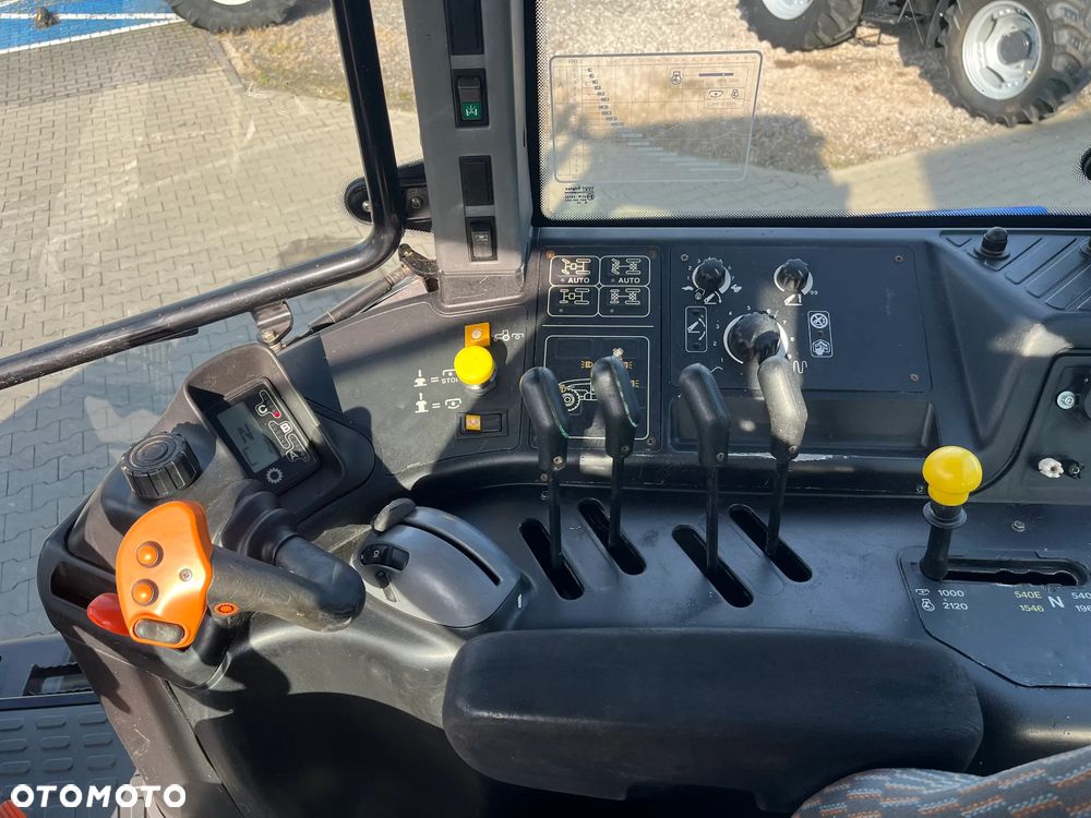 New Holland TM 120 - 13