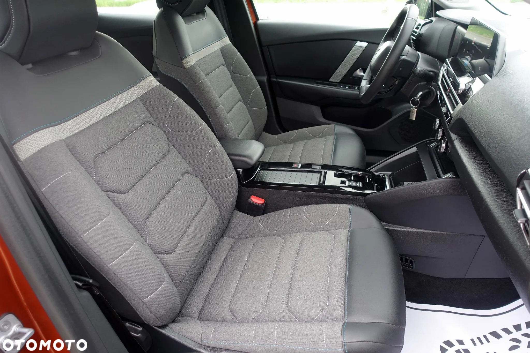 Citroën C4 e-C4 136 FEEL - 12