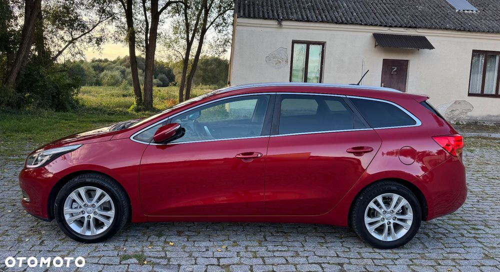 Kia Ceed - 13