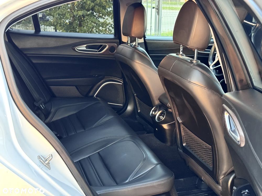 Alfa Romeo Giulia 2.2 Diesel AT8 Super - 11