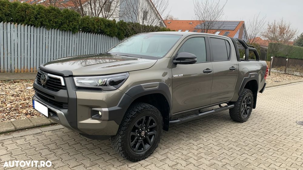Toyota Hilux 2.8D 204CP 4x4 Double Cab AT Invincible Color Edition - 1