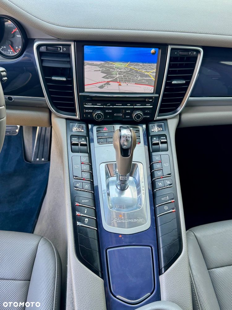 Porsche Panamera 4S PDK - 24